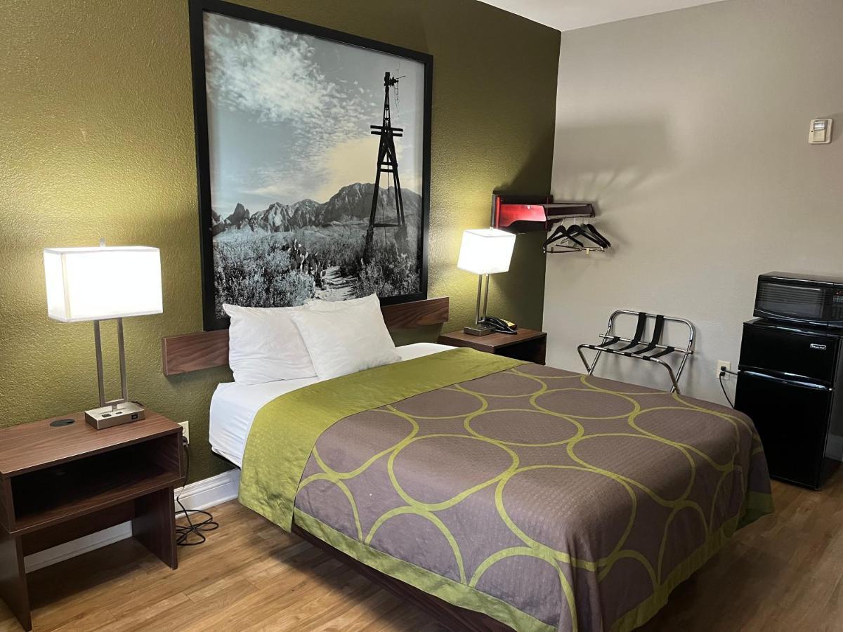 Super 8 By Wyndham San Antonio Near Fort Sam Houston Exteriér fotografie